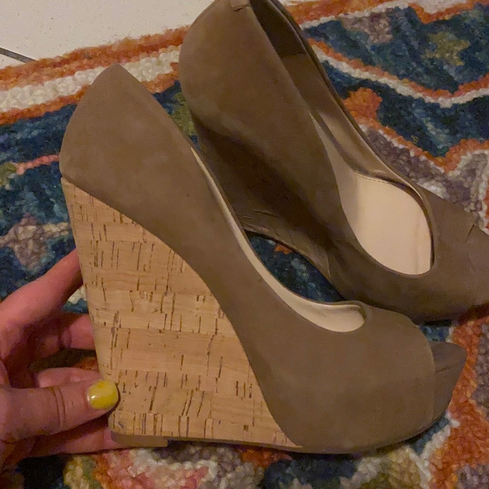 Jessica Simpson wedge